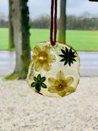 Gelatine bloemenhangers maken: knutselen met bloemen